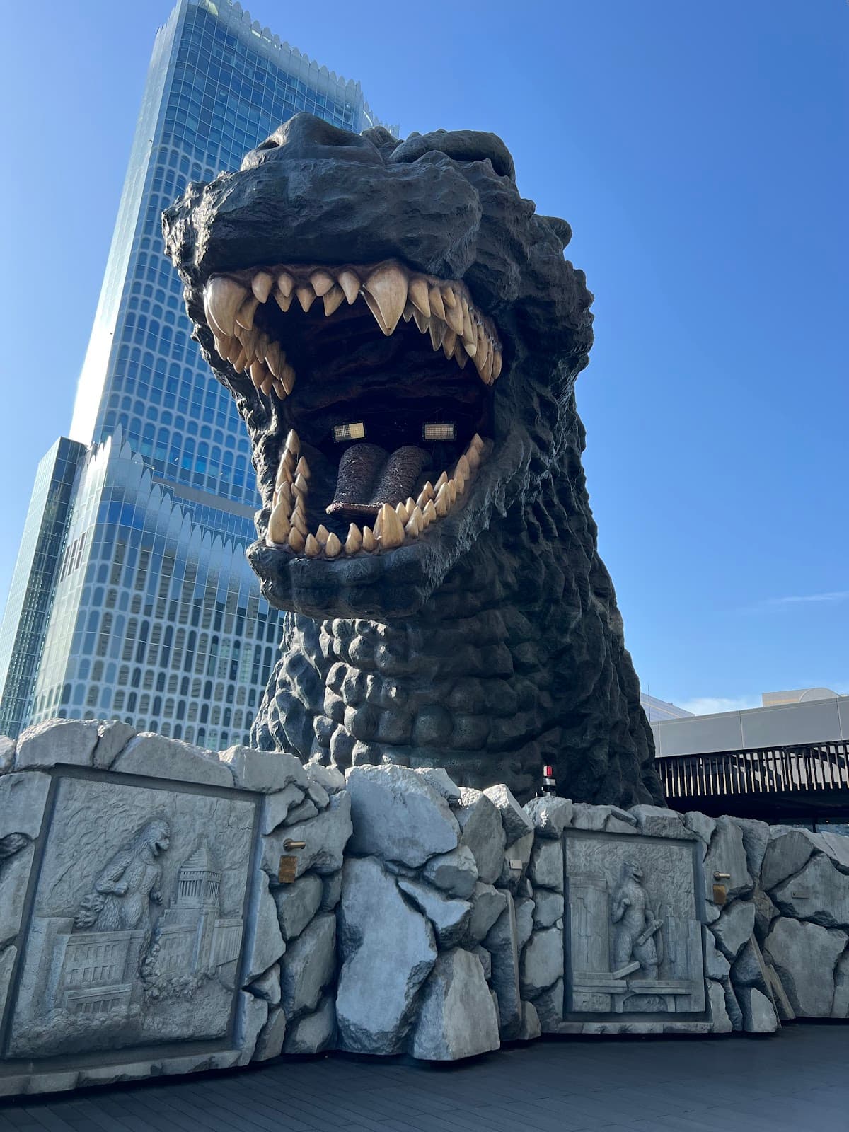 Shinjuku Toho Godzilla Head — photo 2